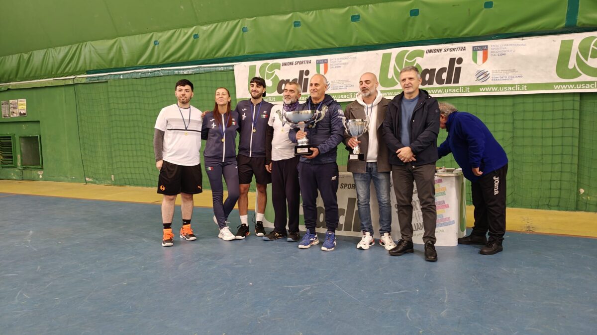 Atleti dell'ADS Tennis Club For All Colle Sannita, vincitori della Coppa USAcli Benevento Tennis